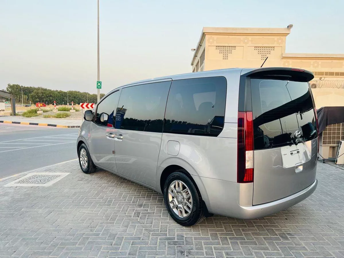 Hyundai Staria 11 SEAT-2-0
