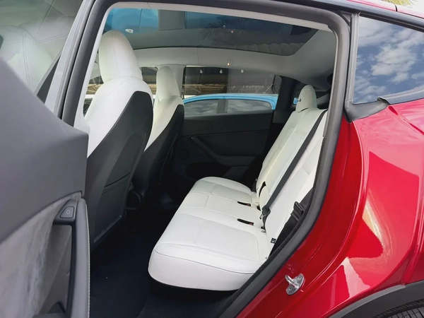 2025 Tesla Model Y Long Range - American Specs - Dual Motor AWD