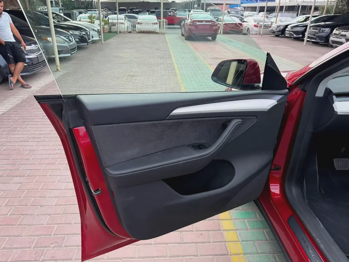 2025 Tesla Model Y Long Range - American Specs - Dual Motor AWD-11-11