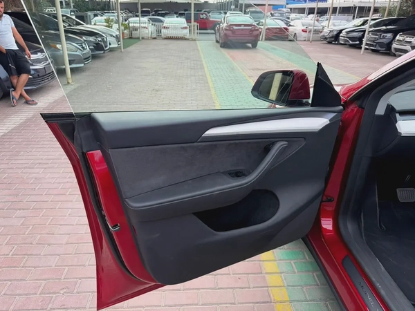 2025 Tesla Model Y Long Range - American Specs - Dual Motor AWD