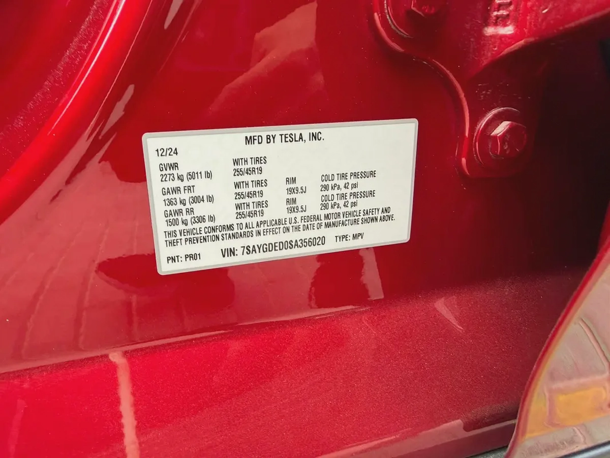 2025 Tesla Model Y Long Range - American Specs - Dual Motor AWD-12-12