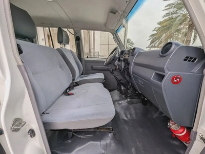 2018 Toyota Land Cruiser 70 Series LC 79 LX - GCC Specs-4