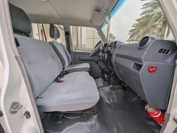 2018 Toyota Land Cruiser 70 Series LC 79 LX - GCC Specs