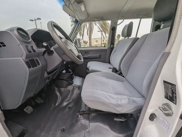 2018 Toyota Land Cruiser 70 Series LC 79 LX - GCC Specs