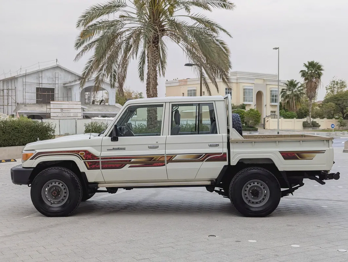 2018 Toyota Land Cruiser 70 Series LC 79 LX - GCC Specs-16-16