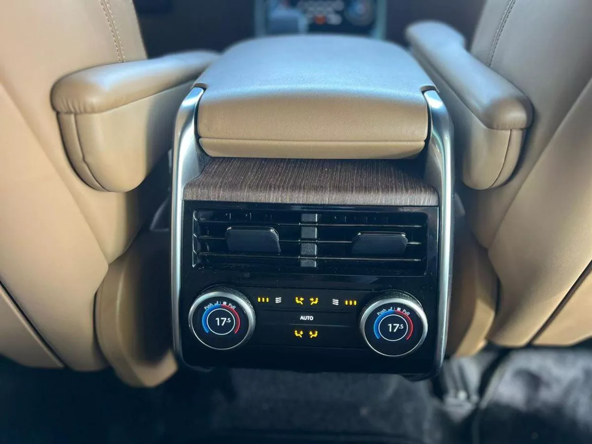 Land Rover Range Rover HSE P530-12-0