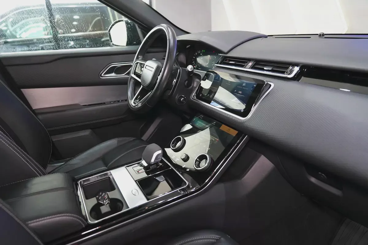 2021 - Range Rover Velar V6 - with warranty for 129,000.00 AED-13-13