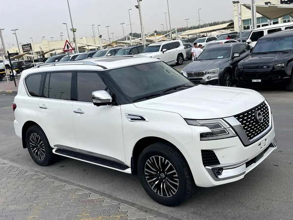 Nissan Patrol LE Platinum 2022 - GCC Specs - Excellent Condition