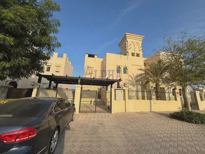 Spacious Villa | Comfotable Living | Huge Plot-1
