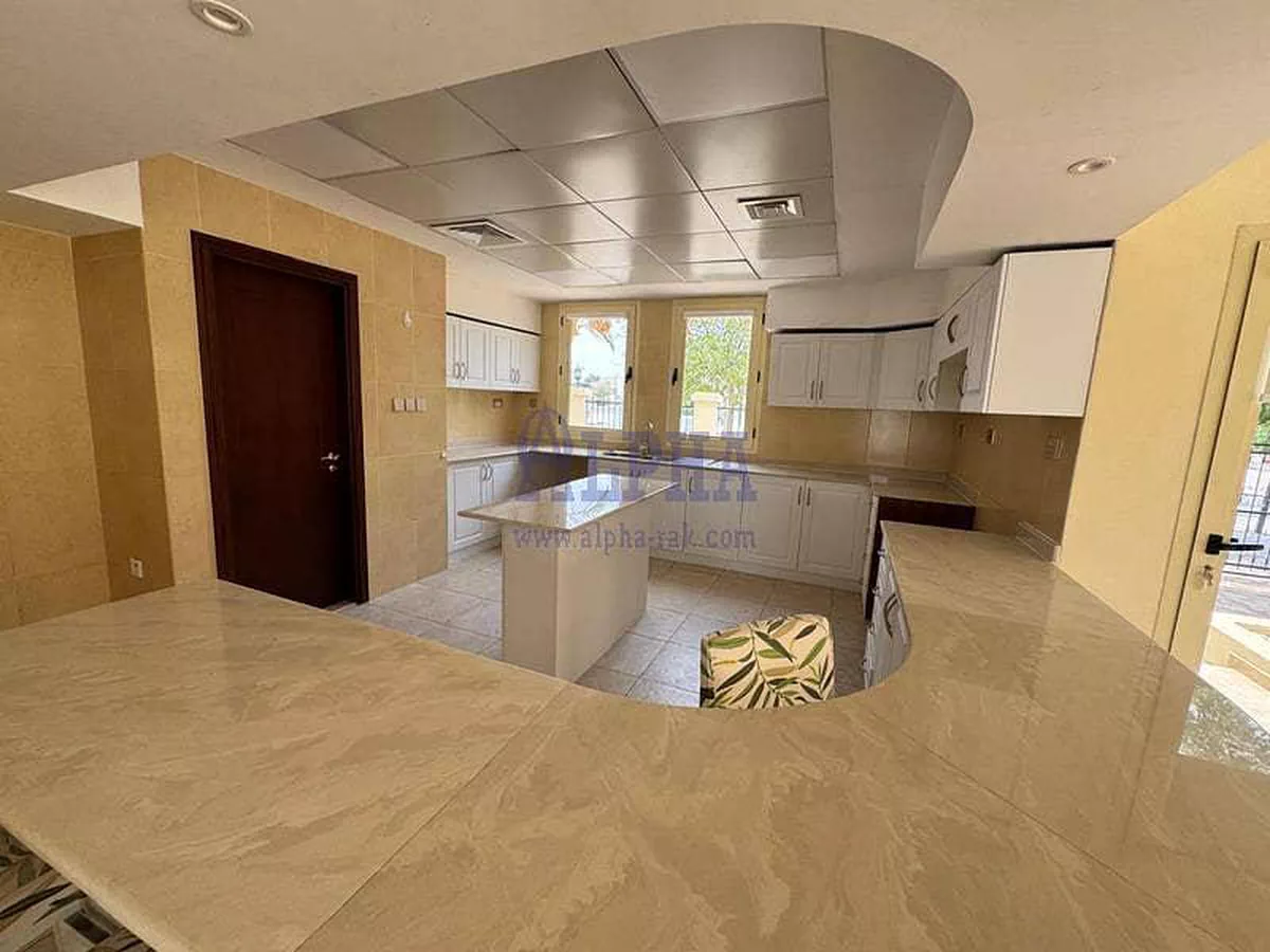 Spacious Villa | Comfotable Living | Huge Plot-4-4