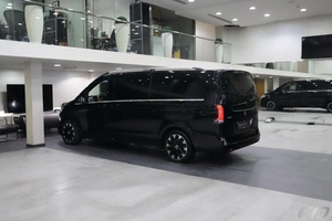 Mercedes Benz V300 AVANTGARDE VIP BUSINESS VAN –  FULL LUXURY OPTION | BRAND NEW | GCC | 2025