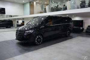 Mercedes Benz V300 AVANTGARDE VIP BUSINESS VAN –  FULL LUXURY OPTION | BRAND NEW | GCC | 2025