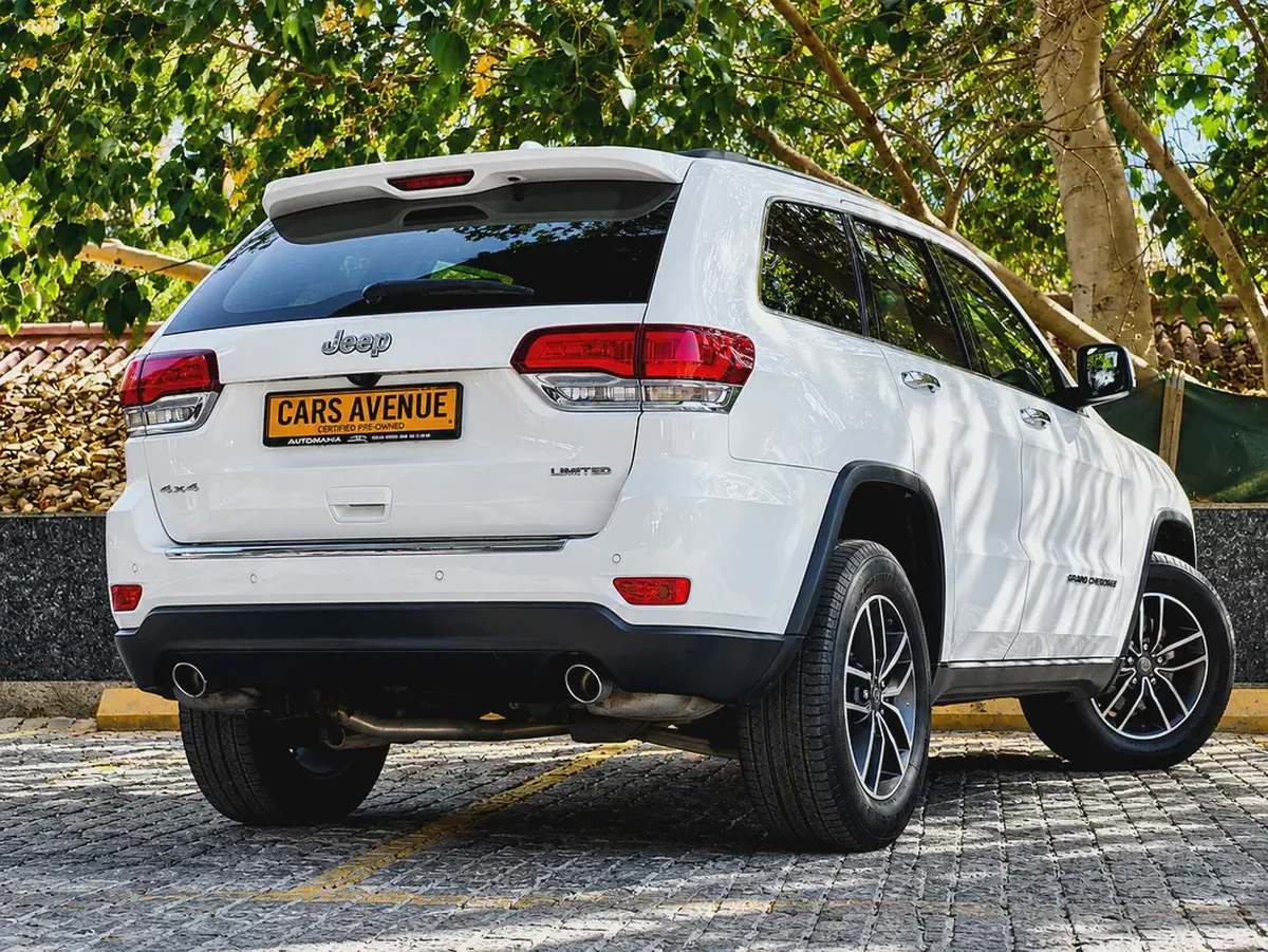 UNDER JEEP WARRANTY | AED 1,820 PM | FSH by JEEP | Excellent Condition-2-2