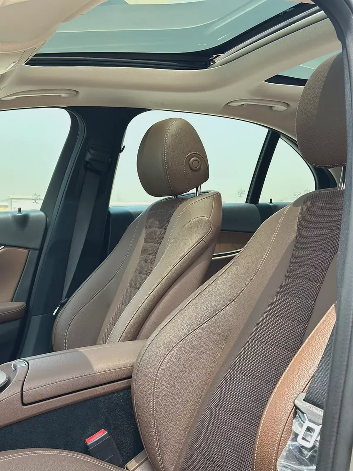 Mercedes-Benz E200 2021 / GCC Specs / 50,000 KM / Gold / Brown Interior-10-10
