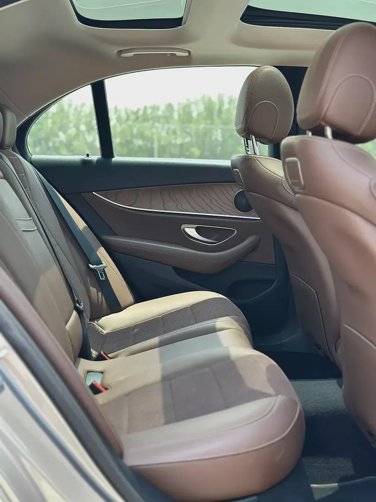 Mercedes-Benz E200 2021 / GCC Specs / 50,000 KM / Gold / Brown Interior-15-15