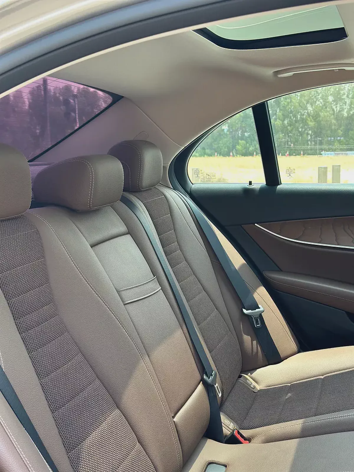 Mercedes-Benz E200 2021 / GCC Specs / 50,000 KM / Gold / Brown Interior-16-16