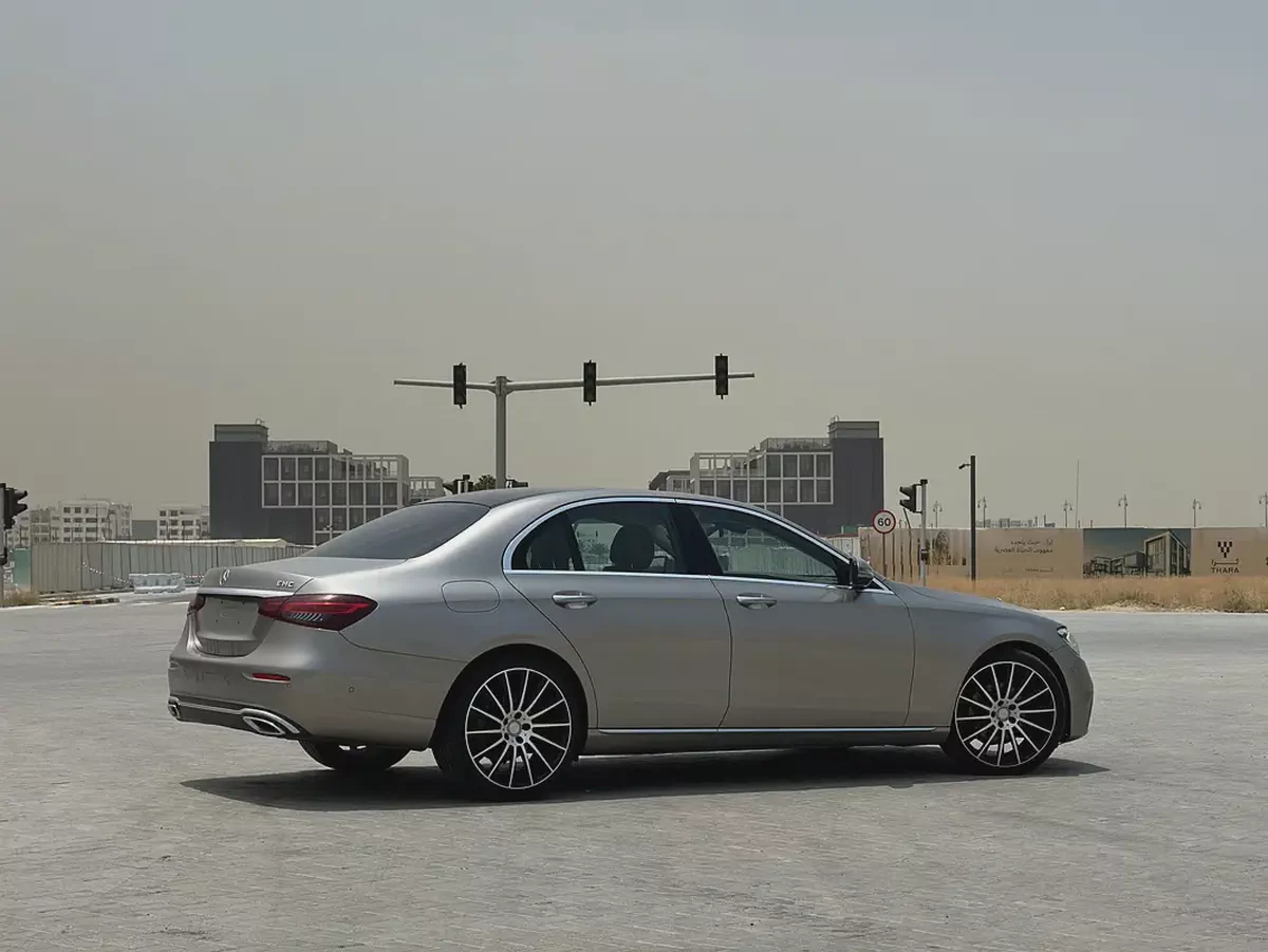 Mercedes-Benz E200 2021 / GCC Specs / 50,000 KM / Gold / Brown Interior-5-5