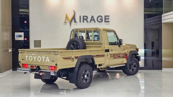 TOYOTA - LAND CRUISER - 70SERIES (GRJ79) - 2025 MODEL - V6 4.0L - 0KM - UNER WARRANTY FROM AGENCY