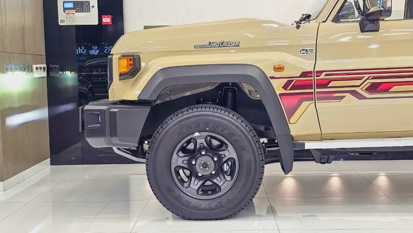 TOYOTA - LAND CRUISER - 70SERIES (GRJ79) - 2025 MODEL - V6 4.0L - 0KM - UNER WARRANTY FROM AGENCY