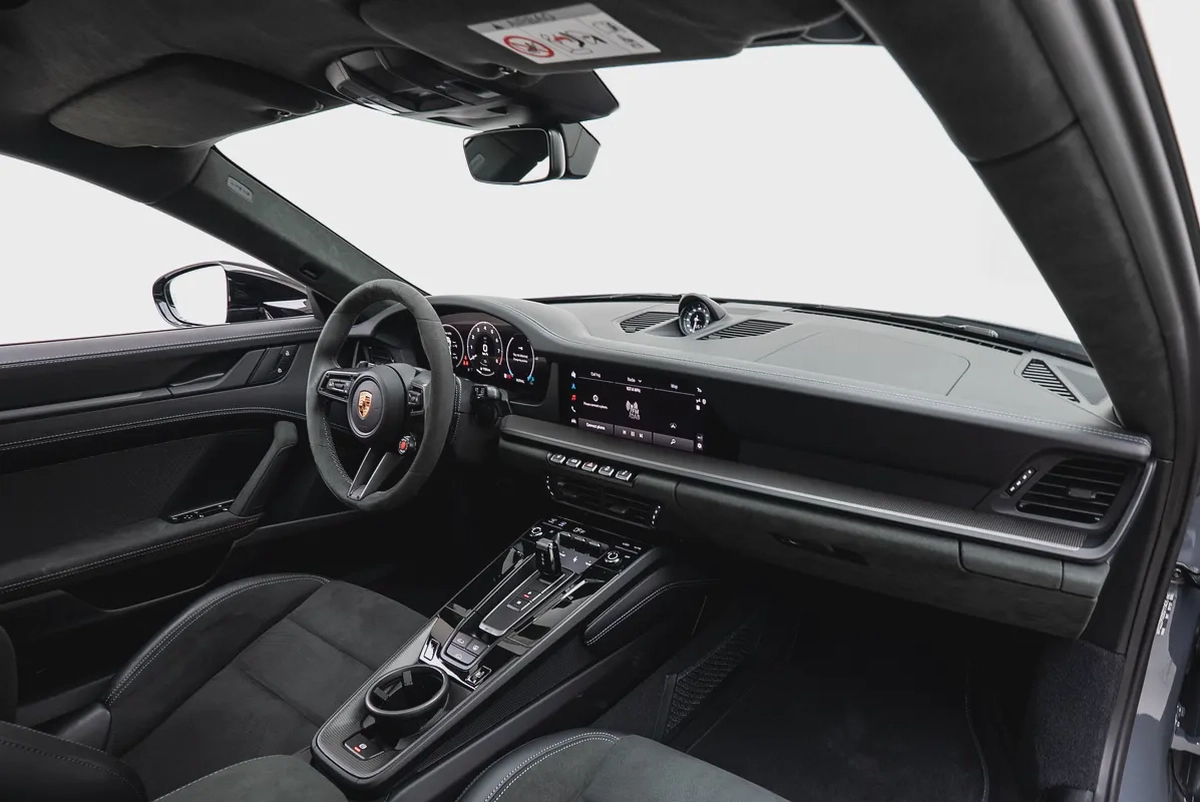 2025 PORSCHE 911 CARRERA GTS WITH WARRANTY.-7-7