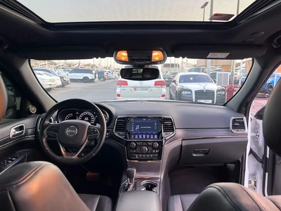 2020 Jeep Cherokee Sport - GCC Specs - Excellent Condition-4
