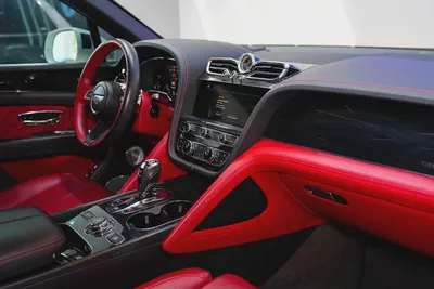 2021 - Bentley Bentayga V8 for 444,000.00 AED-17