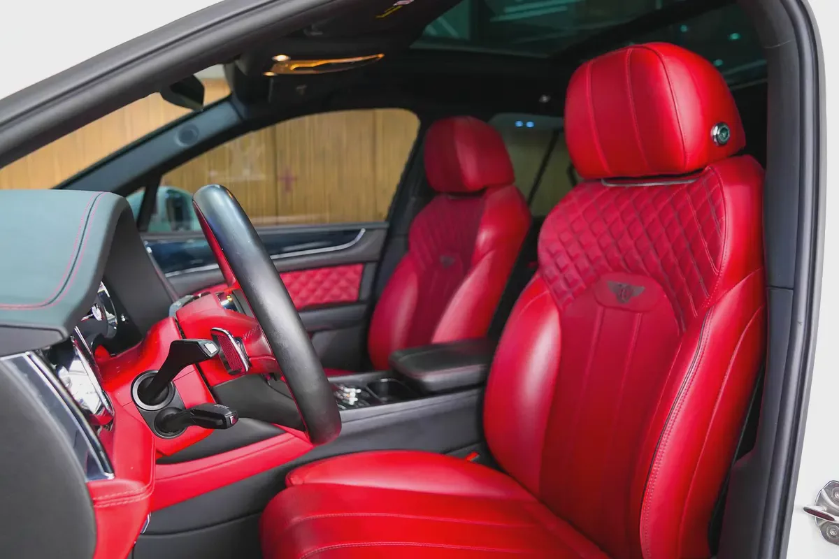 2021 - Bentley Bentayga V8 for 444,000.00 AED-10-10