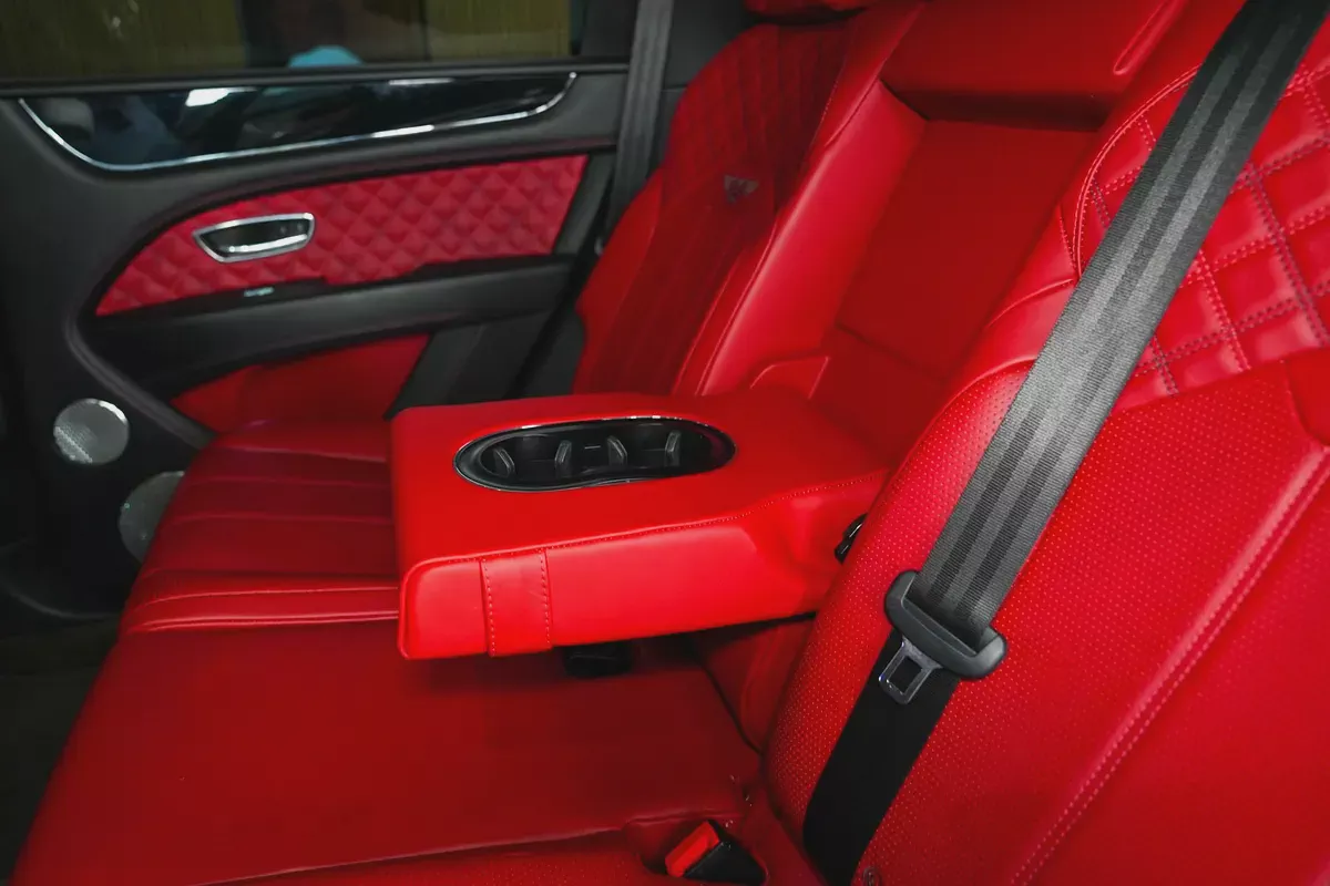 2021 - Bentley Bentayga V8 for 444,000.00 AED-13-13