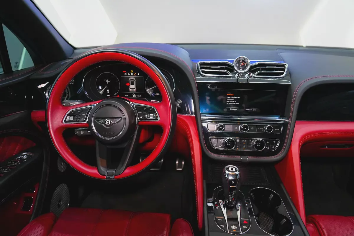 2021 - Bentley Bentayga V8 for 444,000.00 AED-15-15