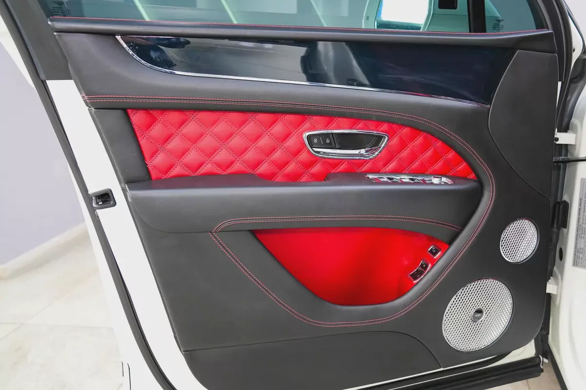 2021 - Bentley Bentayga V8 for 444,000.00 AED-19-19