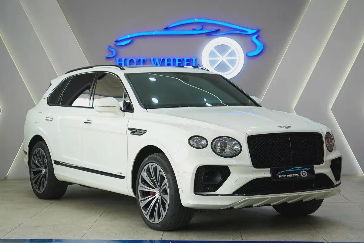 2021 - Bentley Bentayga V8 for 444,000.00 AED-1-1