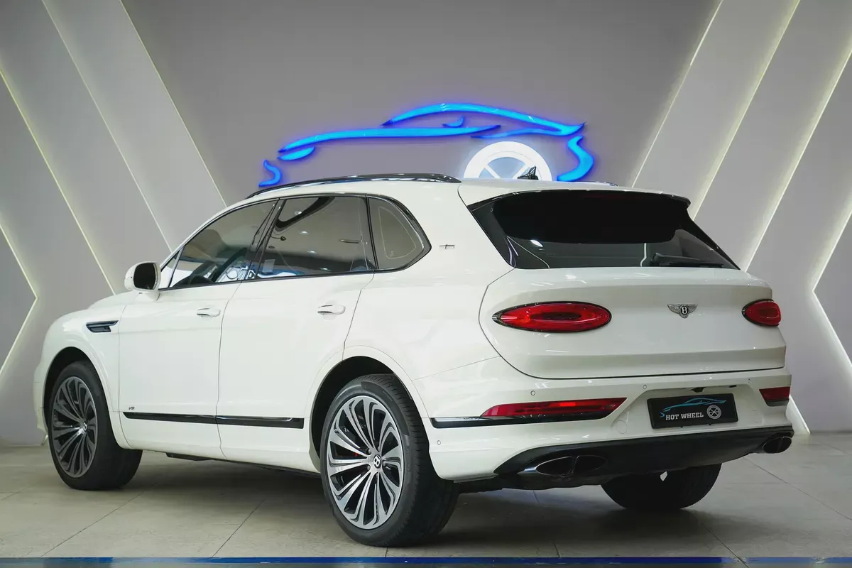2021 - Bentley Bentayga V8 for 444,000.00 AED-4-4