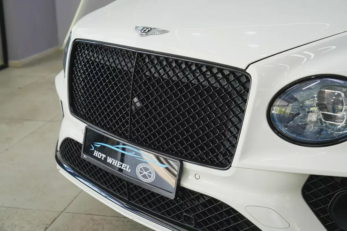 2021 - Bentley Bentayga V8 for 444,000.00 AED-7-7