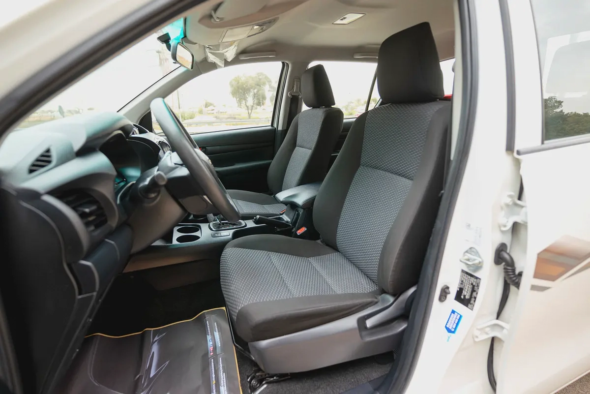Hilux | Double Cabin 4x2 | Automatic | GCC Specs | Ref#T51049-9-9