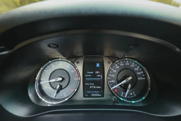 Hilux | Double Cabin 4x2 | Automatic | GCC Specs | Ref#T51049