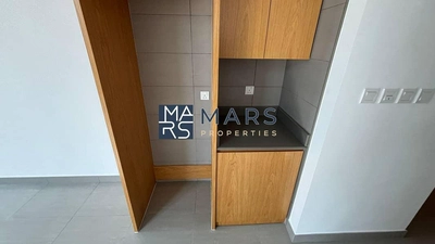 Modern & Cozy Studio, Perfect for City Life!-4