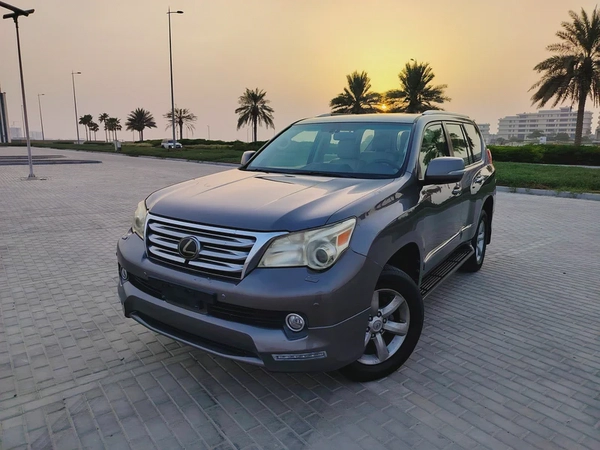 Lexus GX 460 2012 GCC Immaculate Condition Full Option Low KM Car Perfect For Family Use