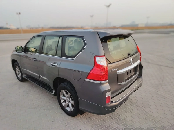 Lexus GX 460 2012 GCC Immaculate Condition Full Option Low KM Car Perfect For Family Use