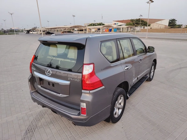 Lexus GX 460 2012 GCC Immaculate Condition Full Option Low KM Car Perfect For Family Use