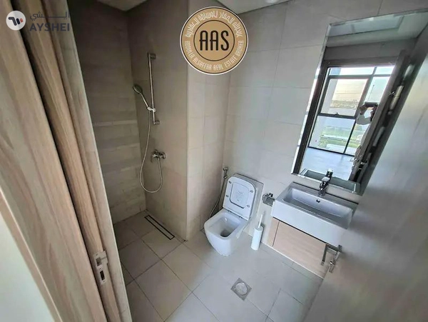 Reasonably priced 2BHK • Chiller Free • Available on high Floor • Rent 100k 04 Cheques