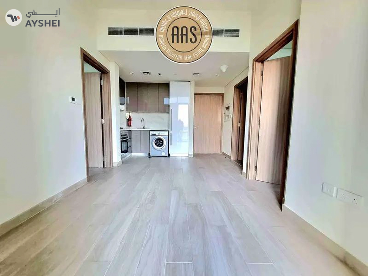 Reasonably priced 2BHK • Chiller Free • Available on high Floor • Rent 100k 04 Cheques-3-3