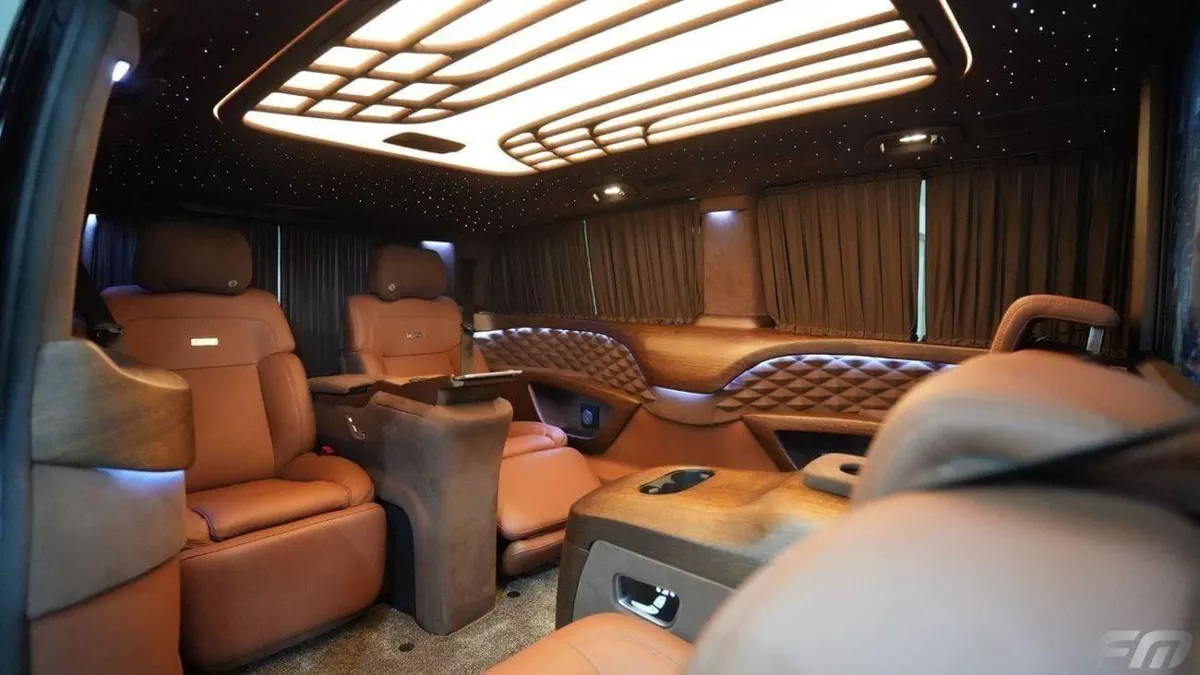Mercedes Benz V300 VIP BUSINESS VAN – FULL LUXURY OPTION | BRAND NEW | GCC | 2025-9-0