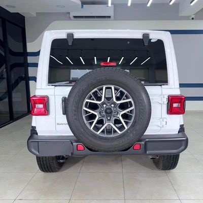Jeep Wrangler Sahara-12