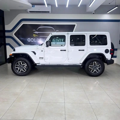 Jeep Wrangler Sahara-9