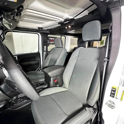 Jeep Wrangler Sahara-8