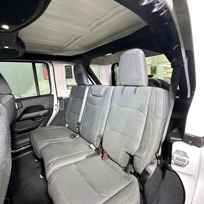 Jeep Wrangler Sahara-13