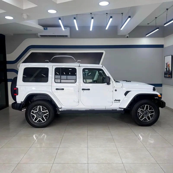Jeep Wrangler Sahara