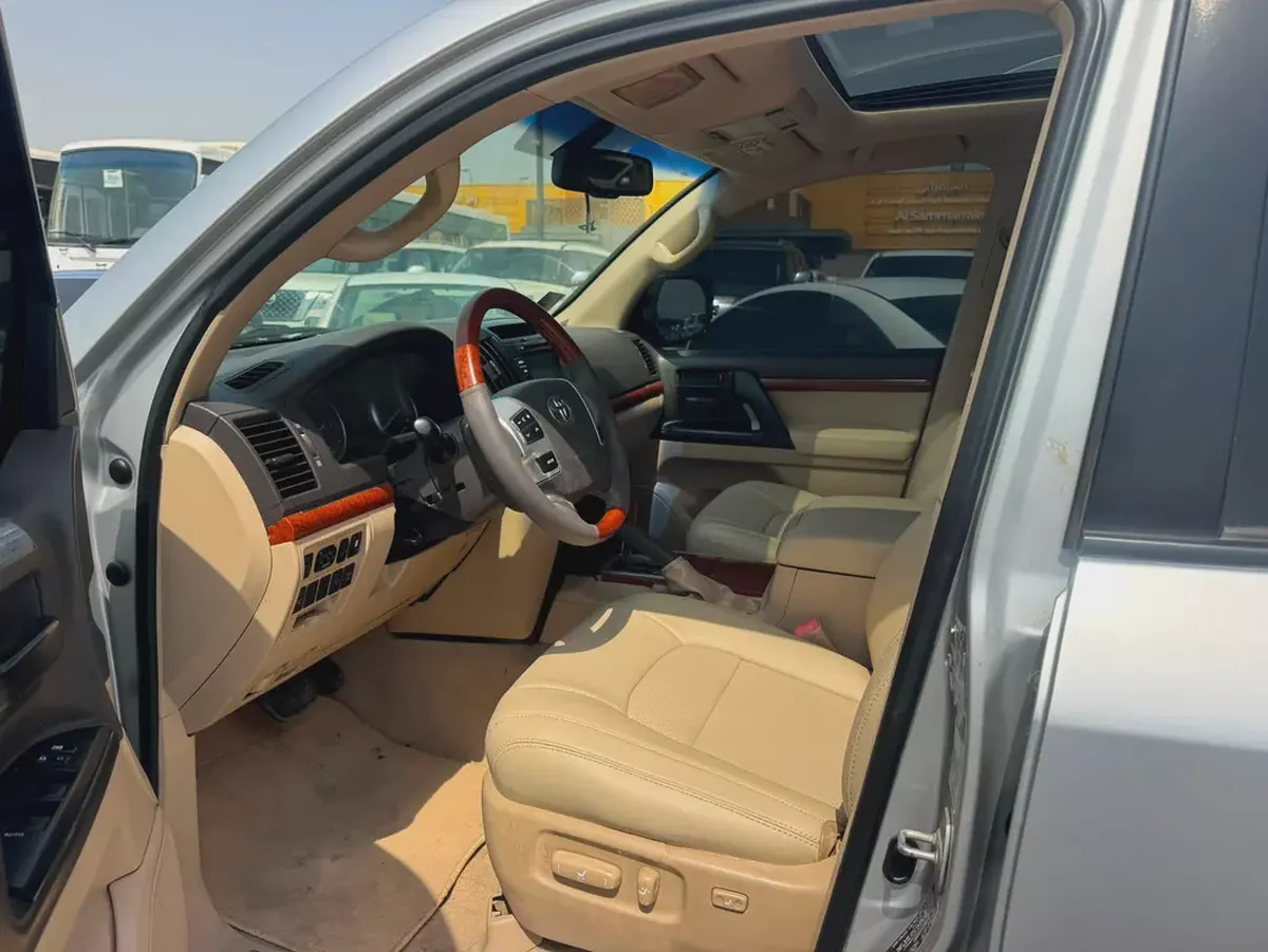 Toyota landcruiser 2013 silver color fullopshin-4-4