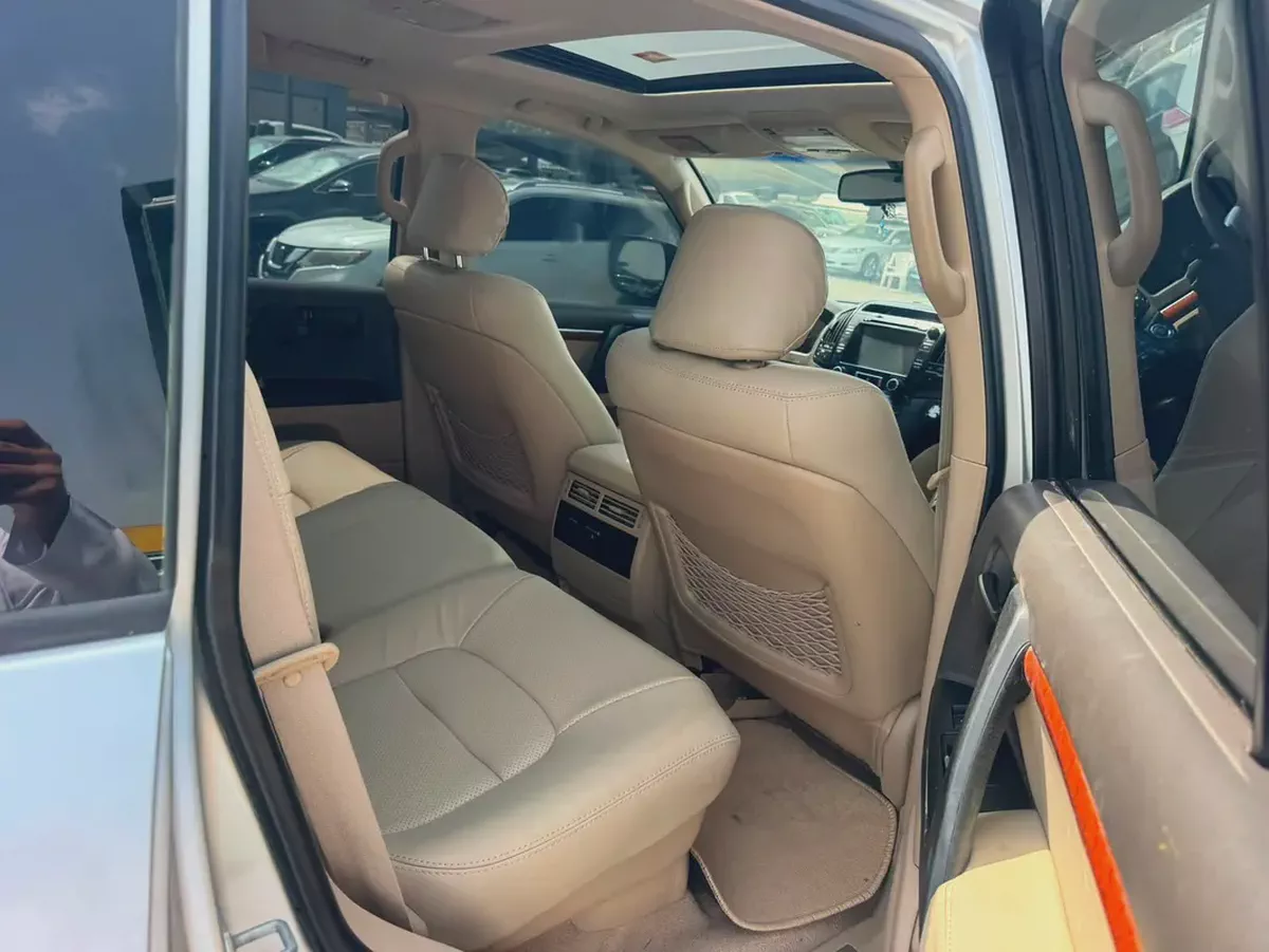 Toyota landcruiser 2013 silver color fullopshin-6-6