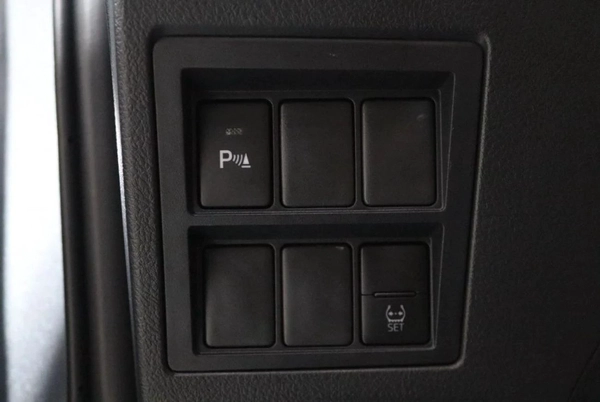 Toyota Fortuner 4.0L V6 PETROL